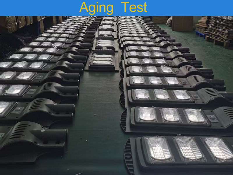 Solarintegrierte Stra&szlig;enlaterne Alterungstest